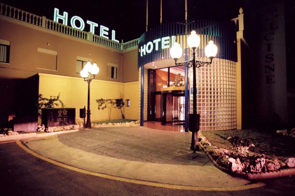 Hotel El Cisne Zaragoza Exterior photo